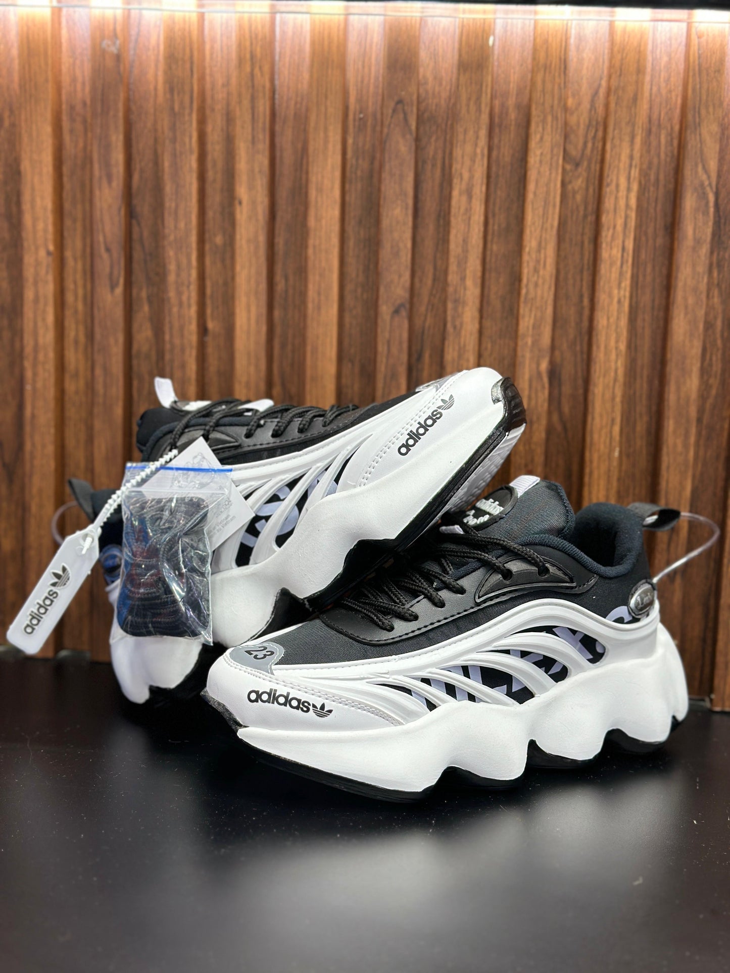 Adidas Ground Zero vista lateral - Col Market
